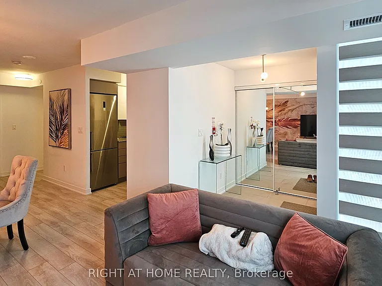 118 Varna Dr #101 — Photo 6
