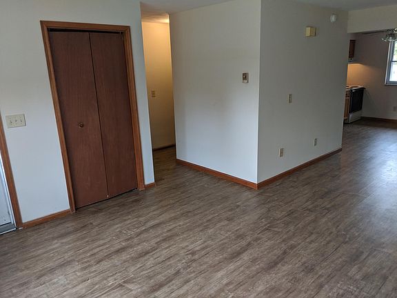 5th image of 6017 Sherman Terrace Dr