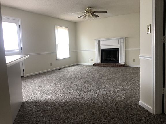 2nd image of 390 Bosca Ct