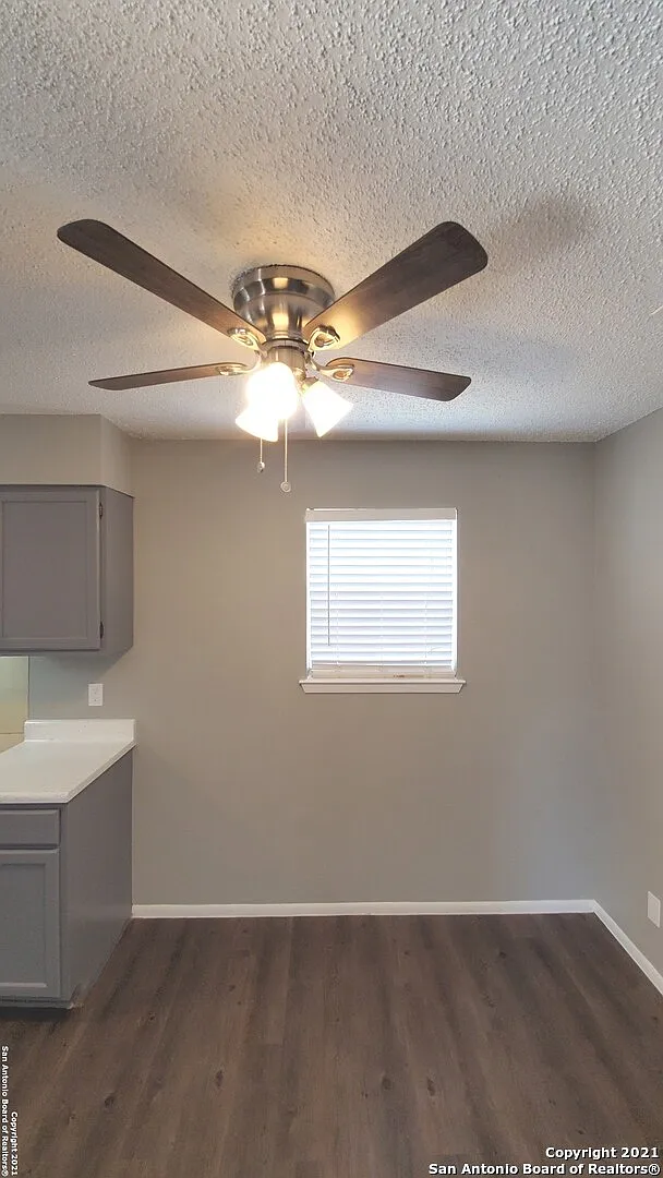 1 bed, 700 sqft, $1,050 — Photo 1