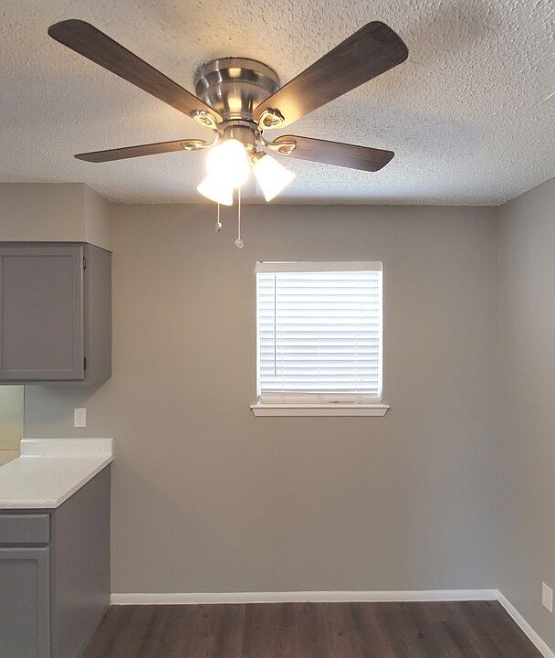 1st image of 331 W Mistletoe Ave #101