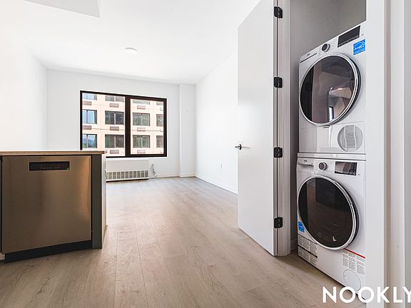 4th image of 138 Bruckner Blvd #321