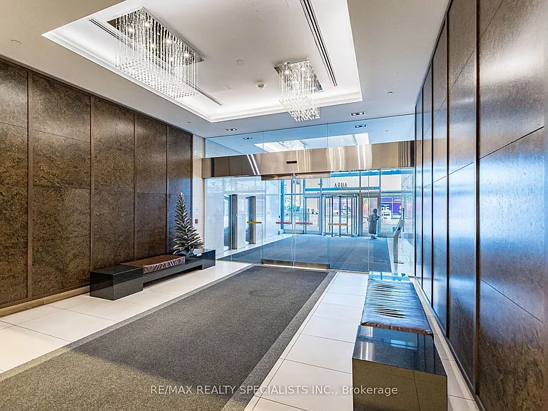 388 Yonge St #7105 — Photo 7
