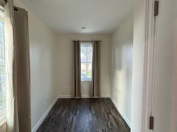 5th image of 3888 Brayton Ave