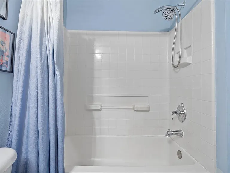 6714 Breezy Palm Dr — Photo 24