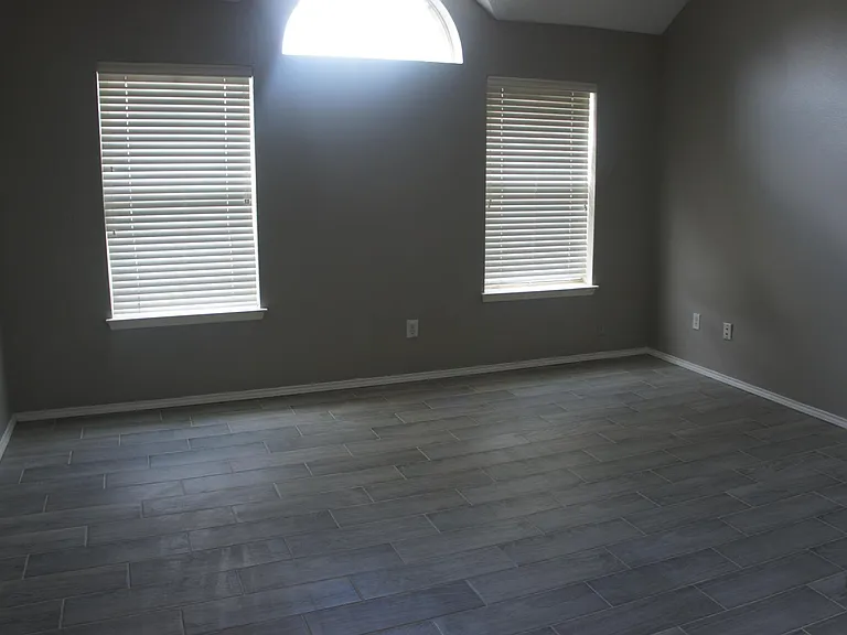 1839 Hillwood Dr — Photo 21