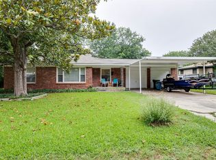 2821 Mimosa Park Dr, Richland Hills, TX 76118