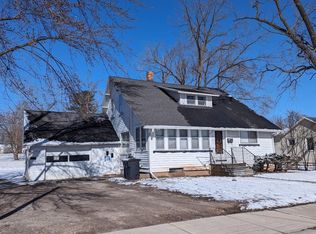 133 E River Dr, Omro, WI 54963