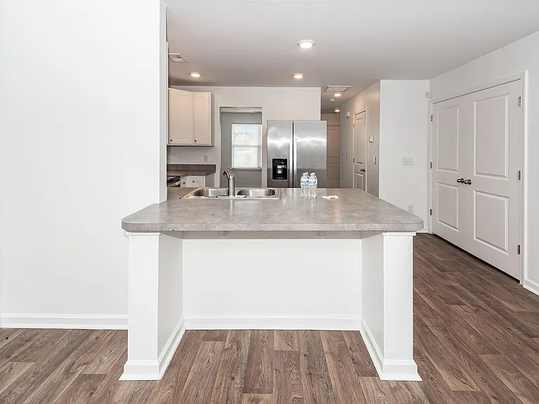 715 Hilchot Dr — Photo 11