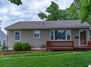 6940 Pinkney St, Omaha, NE 68104