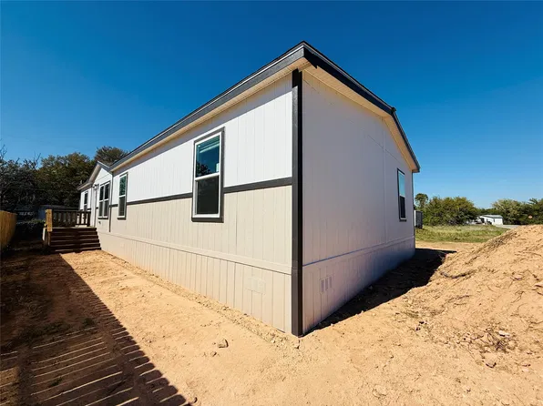 5902 Arrowhead Dr, Granbury, TX 76048