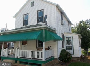 120 1/2 W Ferdinand St, Manheim, PA 17545