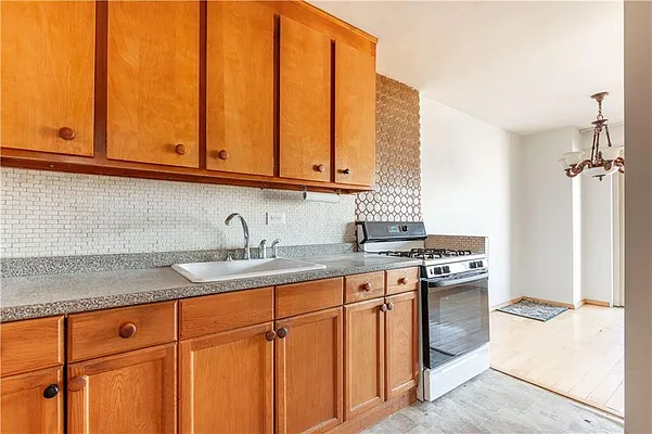 Sold by Remax Edge | media 32