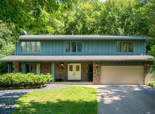 625 Thoreau Dr, Burnsville, MN 55337