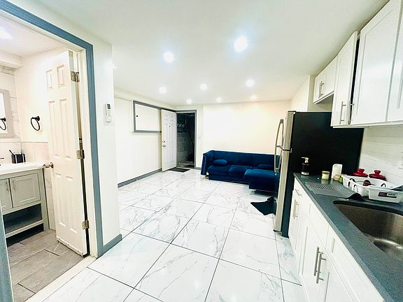 4th image of 241 Fountain Ave #1