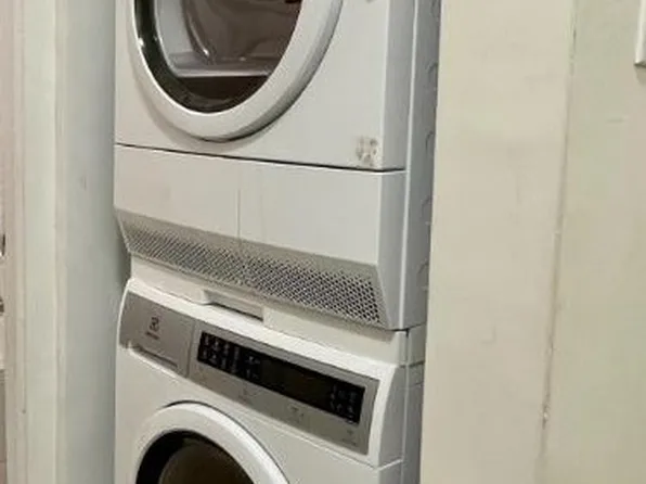 80 Fort Washington Avenue image 1 of 6