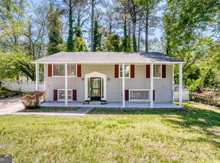 1340 Pineglen Dr, Riverdale, GA 30296