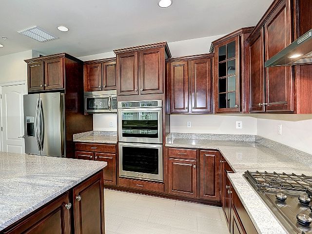 Upgraded Family Gourmet Kitchen