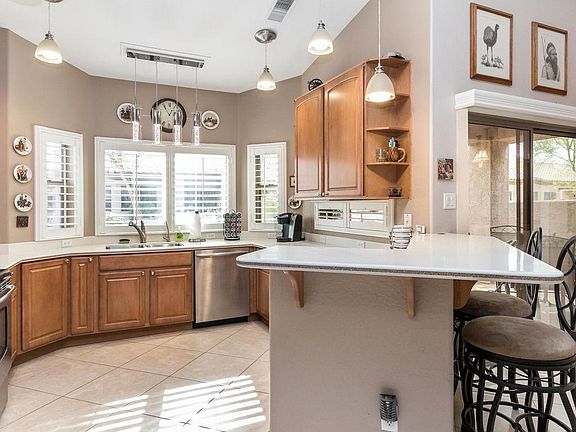4th image of 1539 E Manor Dr