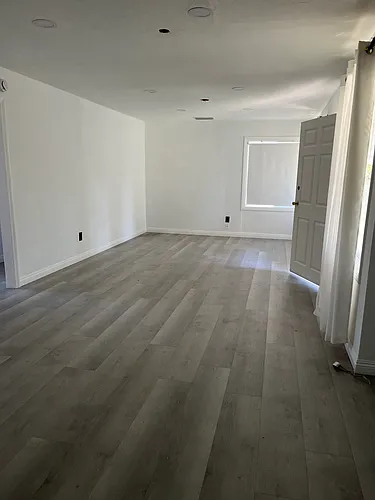 398 N Canby St Photo 1