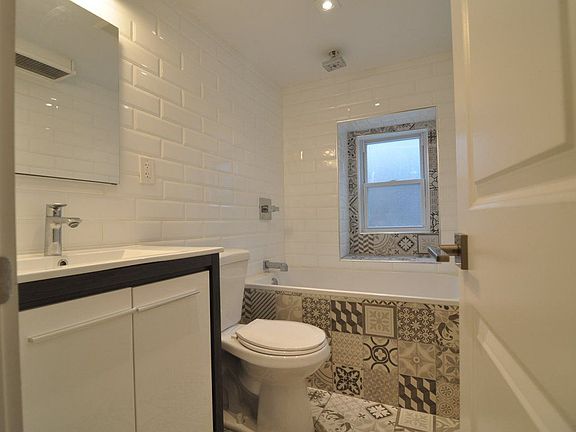 5th image of 422 E 148th St
