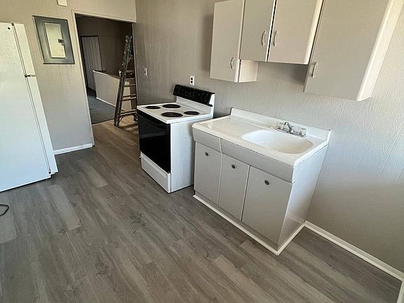 2nd image of 533 N Luzerne Ave #2