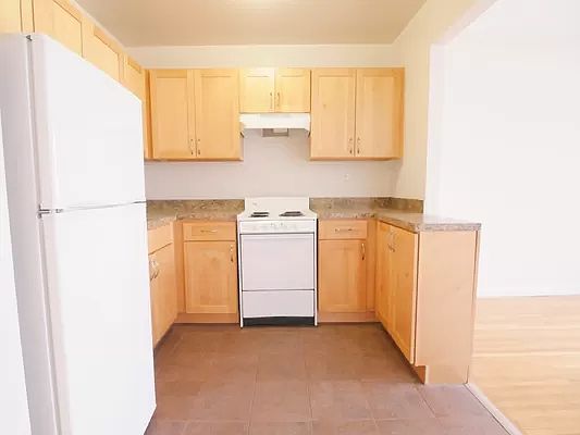 3rd image of 353 E 78th St APT 3d