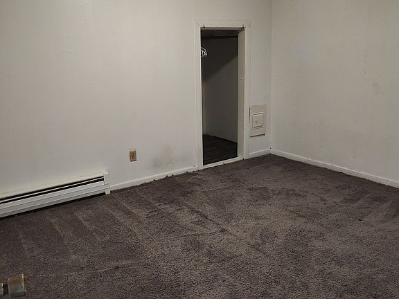 4th image of 34 Rosalyn Ct #103M