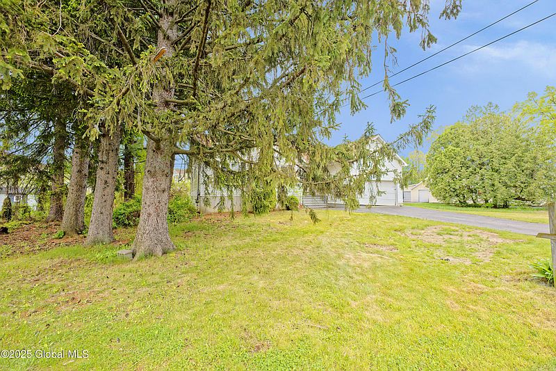 2nd image of 2188 Lynn Street