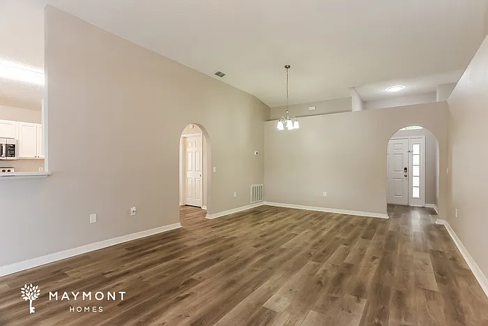 9611 Watershed Dr E — Photo 4
