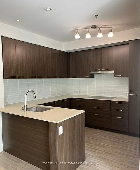 310 Tweedsmuir Ave #Townhouse 2 — Photo 12