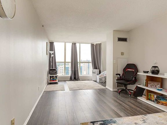 4th image of 100 Observatory Ln #1413
