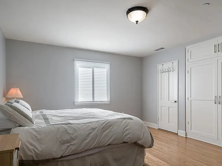15328 Rayneta Dr — Photo 24