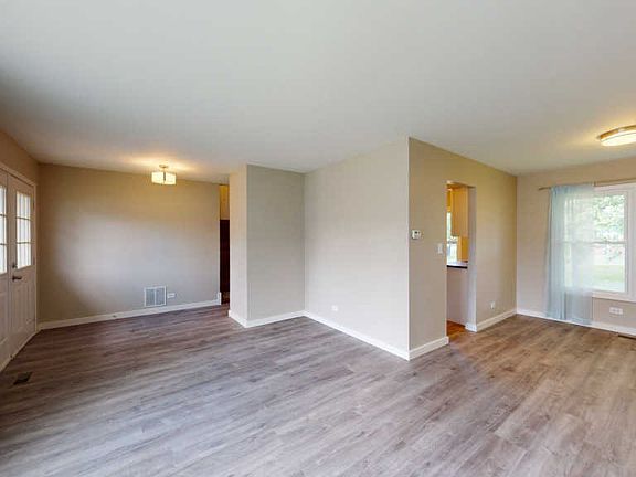 2nd image of 1102 Longford Ct