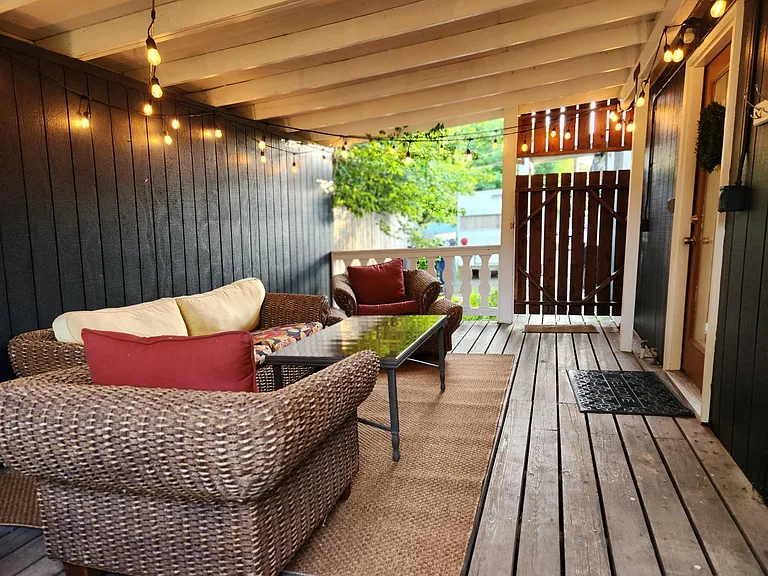 704 N Ella Ave — Photo 3