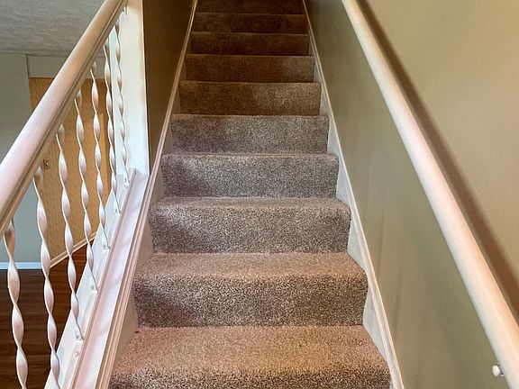 5th image of 3500 Warwick Dr APT 16