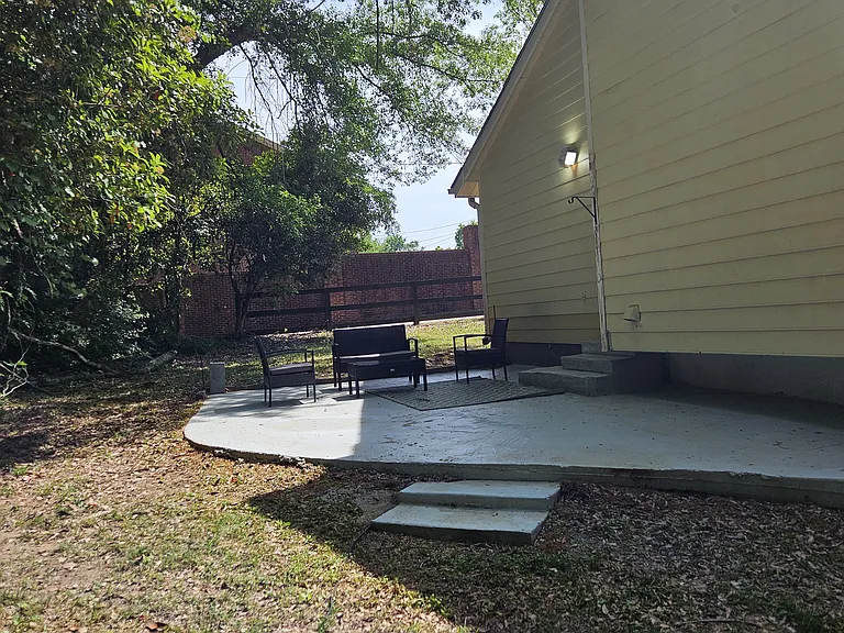 N Allen Rd SE — Photo 10