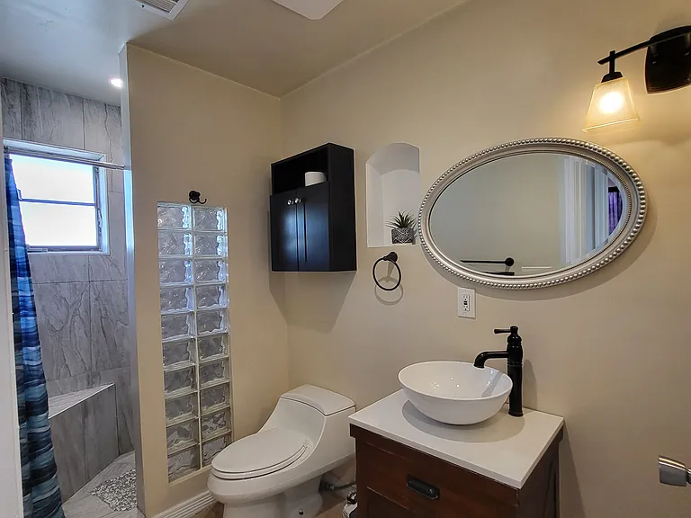1040 N 27th Pl — Photo 76