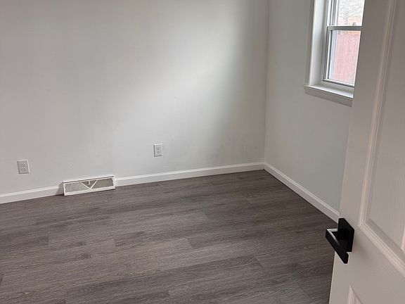 5th image of 2 Schuyler St #1