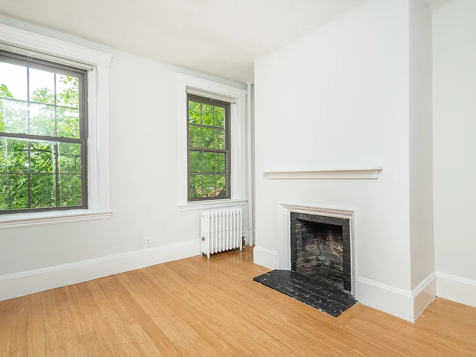 41 Anderson St #8