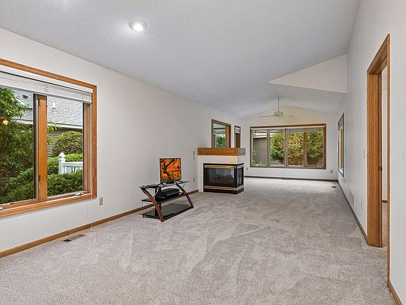 3rd image of 5677 Heather Ridge Dr