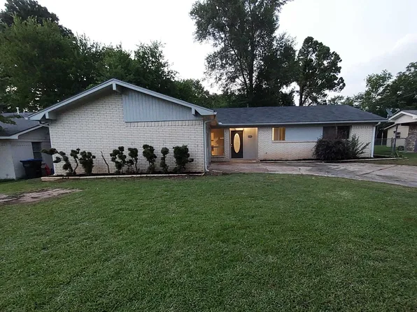 203 Erskine Dr, Longview, TX 75601