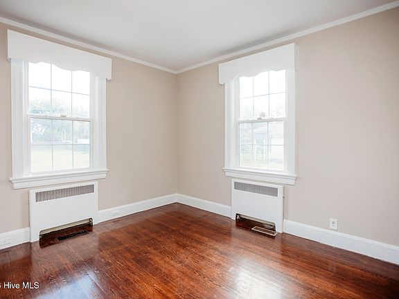 8th image of 302 Tarboro Street NE