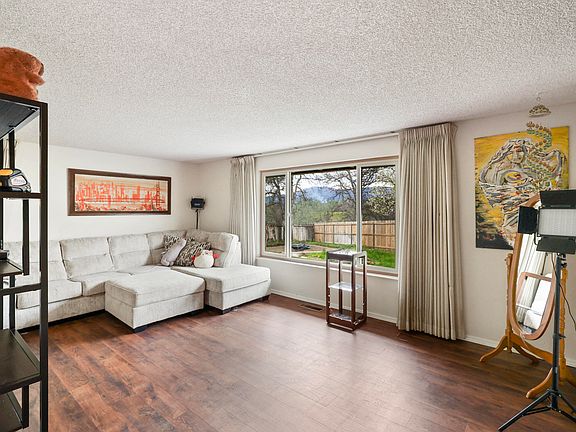 4th image of 750 Oleta Dr