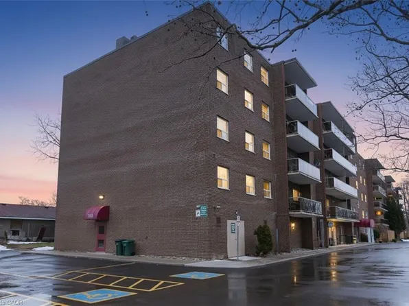 793 Colborne St #205, Brantford, ON N3S 7J3