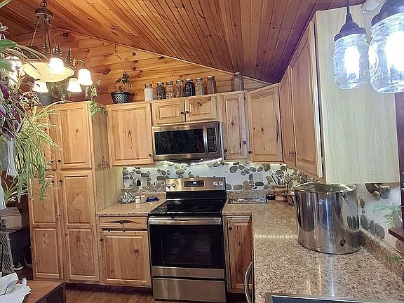 3rd image of 123 Johns Rd