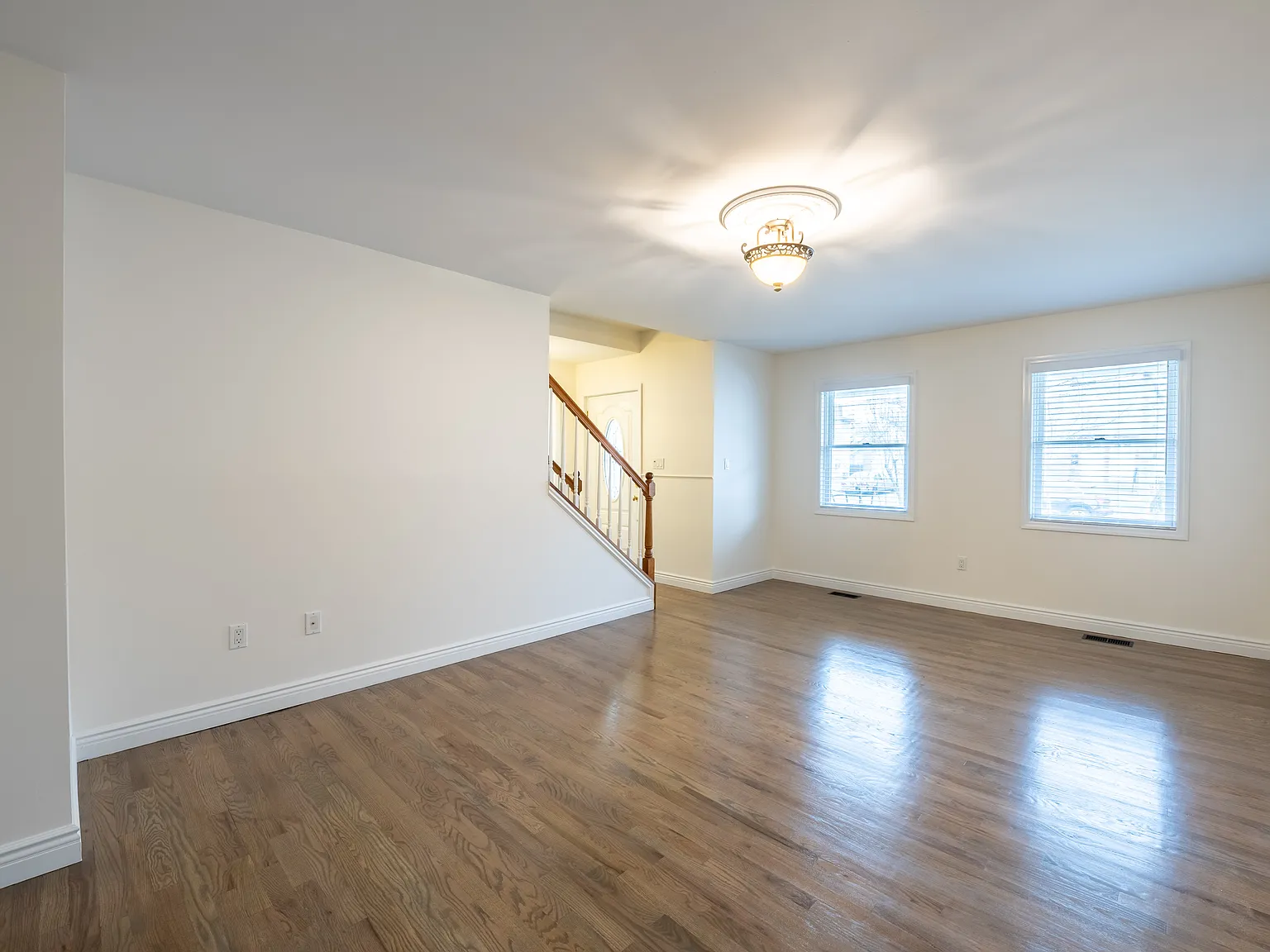 2 bed, 1200 sqft, $4,100 — Photo 2