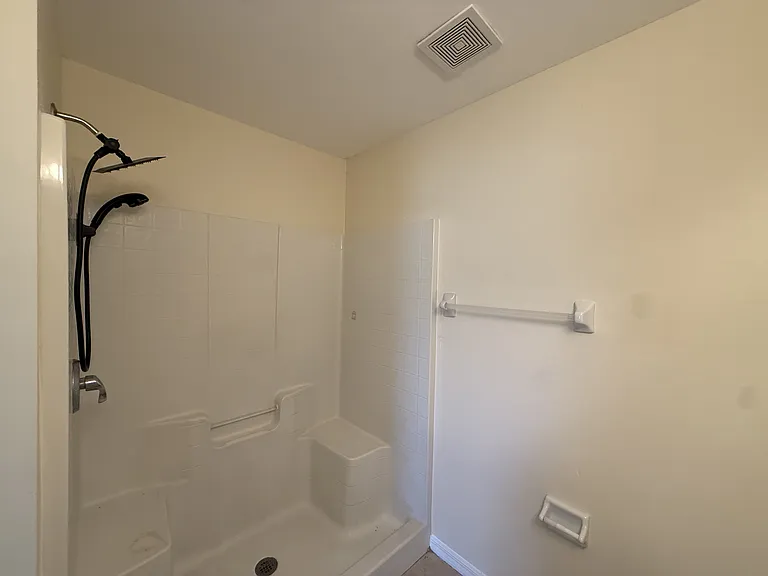 4546 28th St SW — Photo 5
