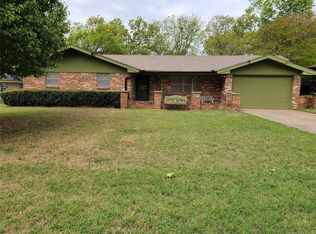 211 Mayfair Dr, Ada, OK 74820