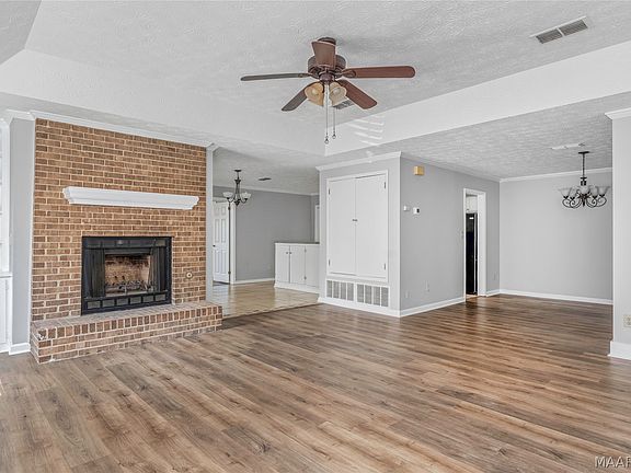 5th image of 6016 Camelot Ct